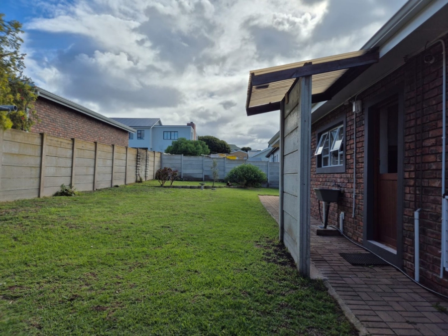 3 Bedroom Property for Sale in Stilbaai Wes Western Cape